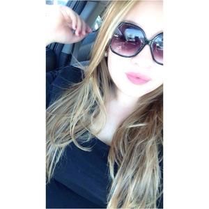 Meet your Posher, Nataliee